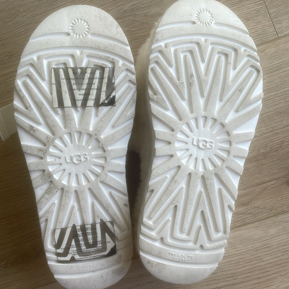 UGG - platform Fluffita slides/slippers - Picture 10 of 16